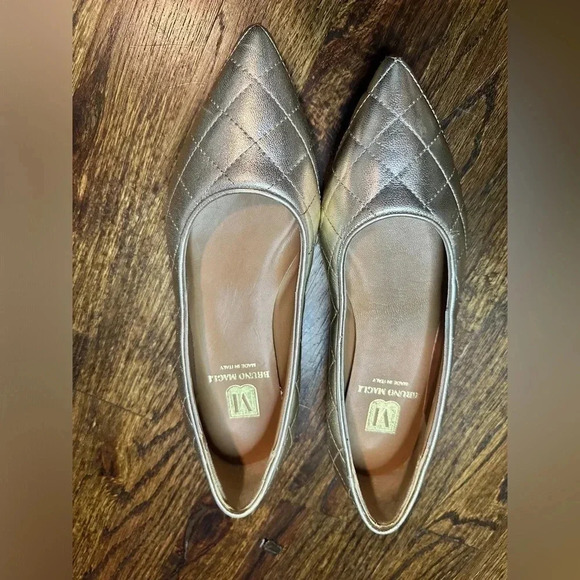 Bruno Magli Flats Ballet Quilted Metallic Leather
Fashion Bianca Sz 37.5/US7 - Picture 2 of 12